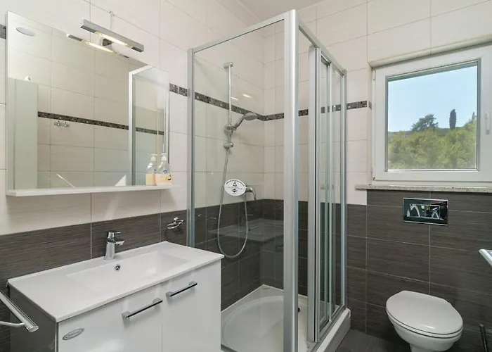 Tatil Evi Family Friendly House With A Swimming Pool Splitska, Brac - 25269
